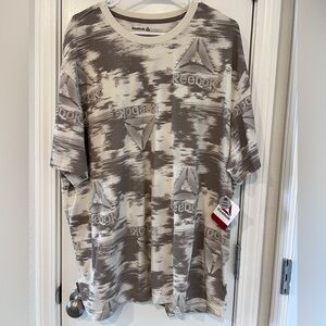 Reebok Men's Grey and Off White Tee